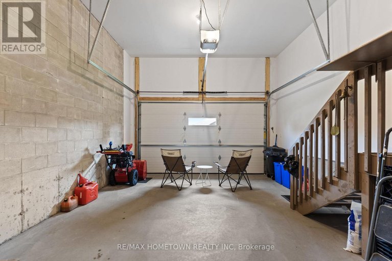 29597688/8-billings-avenue-w/iroquois/south-dundas/ontario/K0E1K0_37