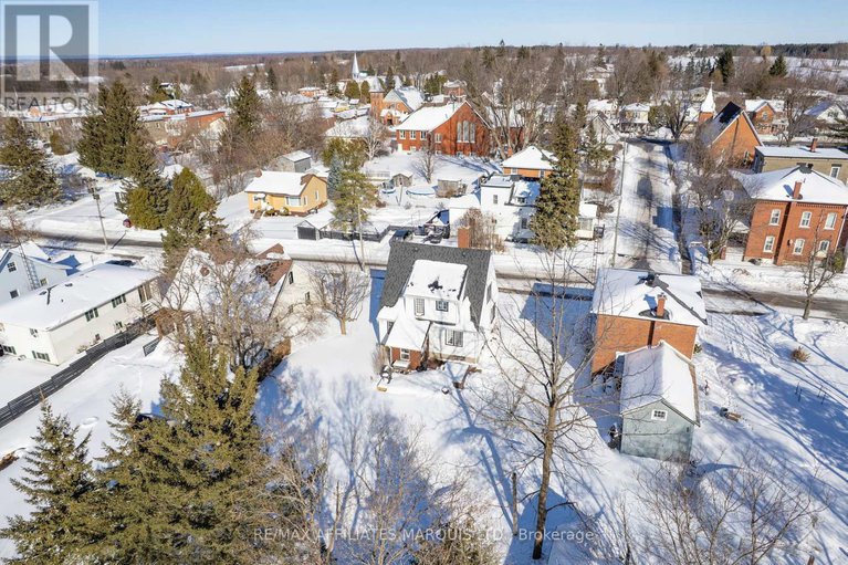 29365860/14-spring-street/maxville/north-glengarry/ontario/K0C1T0_39