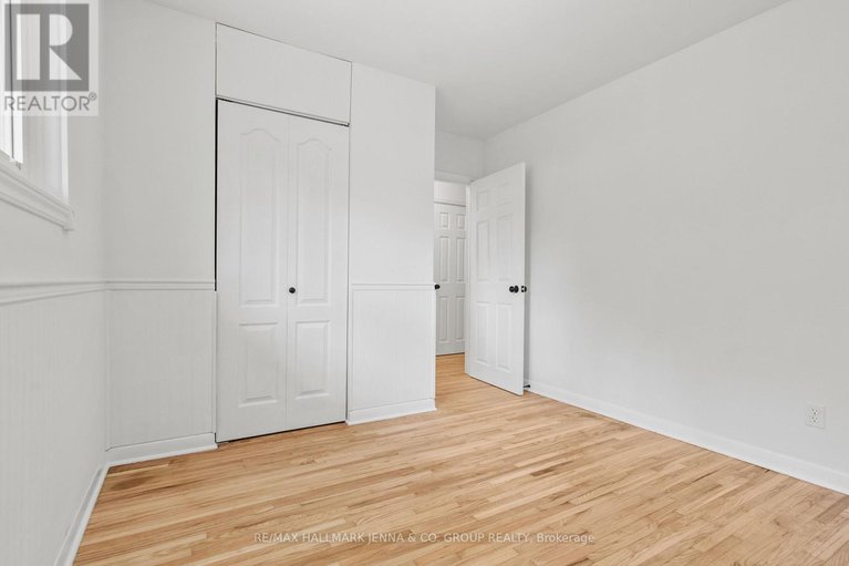 29070320/1246-cobden-road/queensway-terrace-southridgeview/ottawa/ontario/K2C2Z9_21