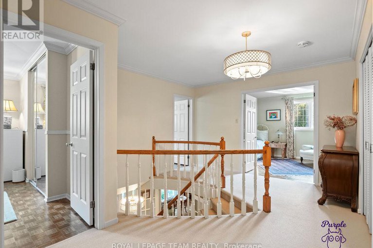 28136010/5-erinlea-court/pineglencountry-place/ottawa/ontario/K2E7C8_21