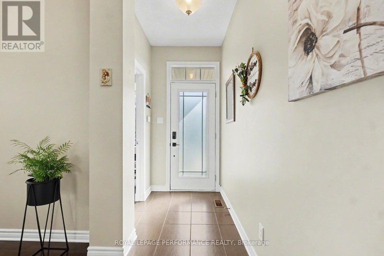 29633975/1828-mickelberry-crescent/notting-hillsummerside/ottawa/ontario/K4A0P2_4