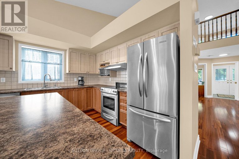 28892463/128-annapolis-circle/hunt-club/ottawa/ontario/K1V1Z3_15