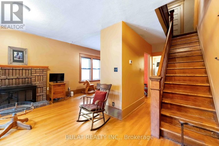 28705278/16-foster-street/hintonburg/ottawa/ontario/K1Y3J4_12