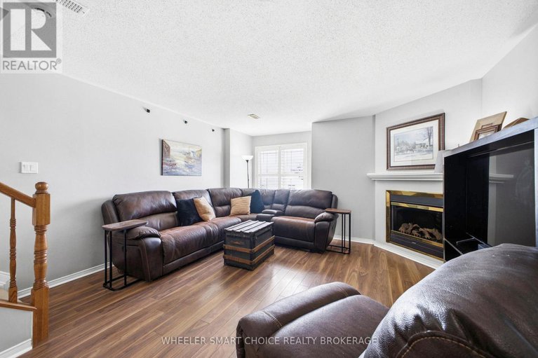 29436977/11-432-hillsboro-private/emerald-meadowstrailwest/ottawa/ontario/K2M3A8_18