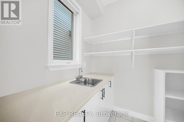 29471377/52-whooping-crane-ridge/riverside-southgloucester-glen/ottawa/ontario/K4M0P2_18