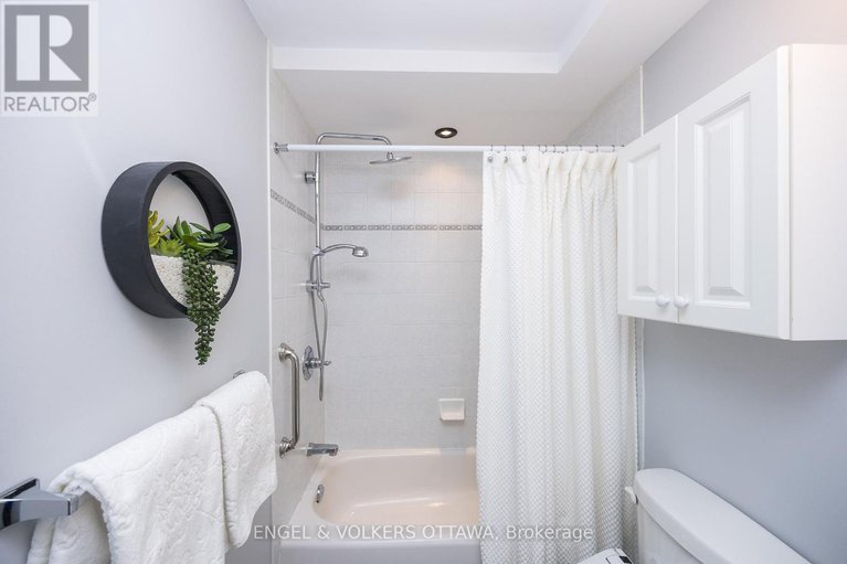 28592109/105-400-mcleod-street/ottawa-centre/ottawa/ontario/K2P1A6_33