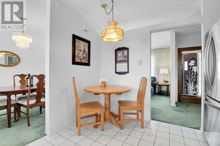 29450823/9-kilmory-crescent/borden-farmstewart-farmcarleton-heightsparkwood-hills/ottawa/ontario/K2E6M9_17