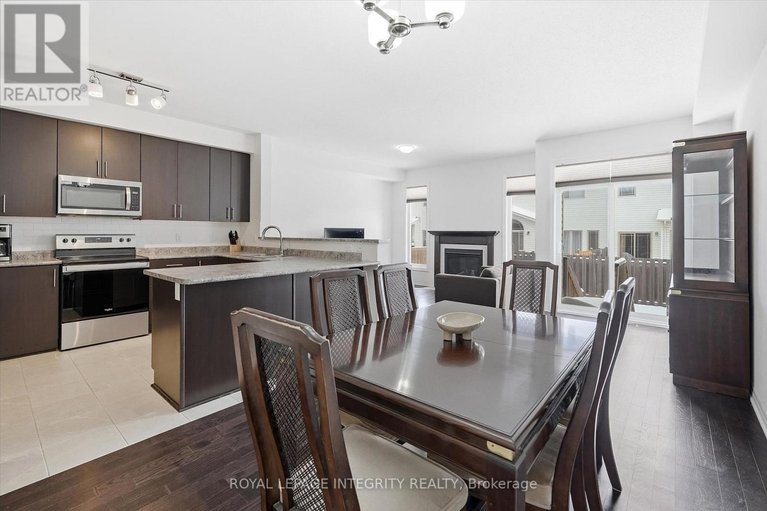 29474235/88-chevron-place/mer-bleuebradley-estatesanderson-park/ottawa/ontario/K1W0L6_7