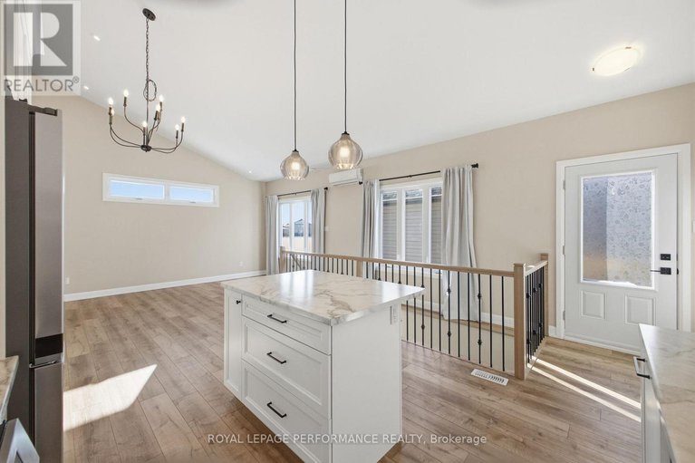 29268180/503-moonlight-drive/russell-twp/russell/ontario/K4R0L7_37