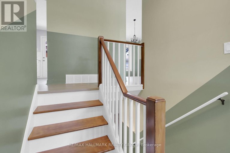 28570009/2286-elmira-drive/parkway-park/ottawa/ontario/K2C1H4_18