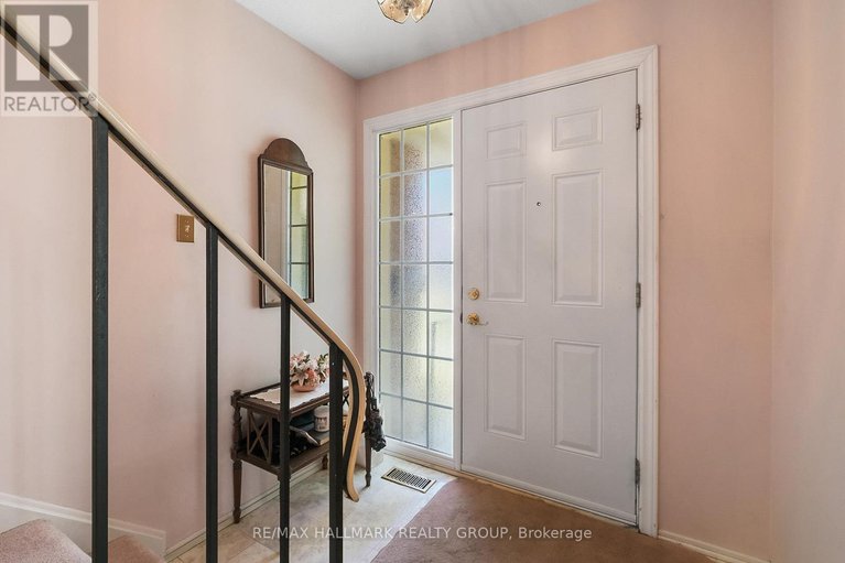 28648160/625-trelawny-private/carleton-square/ottawa/ontario/K2C3M9_3