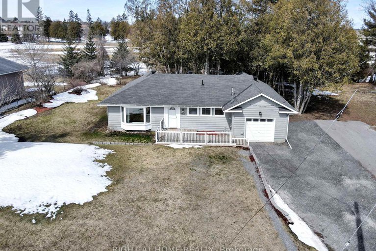 29411568/1215-klondike-road-s/morgans-grantsouth-march/ottawa/ontario/K2W1E1_2