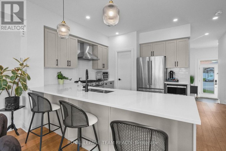 29642732/315-big-dipper-street/riverside-southgloucester-glen/ottawa/ontario/K4M0J2_12