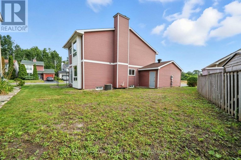 29646606/55-fair-oaks-crescent/craig-henrywoodvale/ottawa/ontario/K2G4W3_29