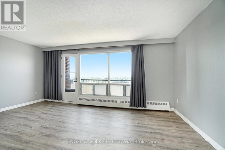 28428926/817-20-chesterton-drive/borden-farmstewart-farmcarleton-heightsparkwood-hills/ottawa/ontario/K2E6Z7_12