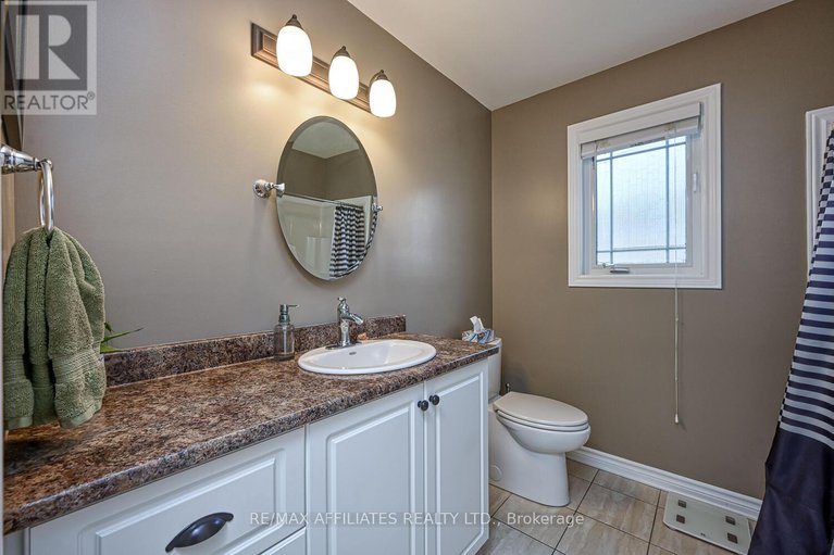 28567614/30-lee-avenue/smiths-falls/smiths-falls/ontario/K7A0A2_18