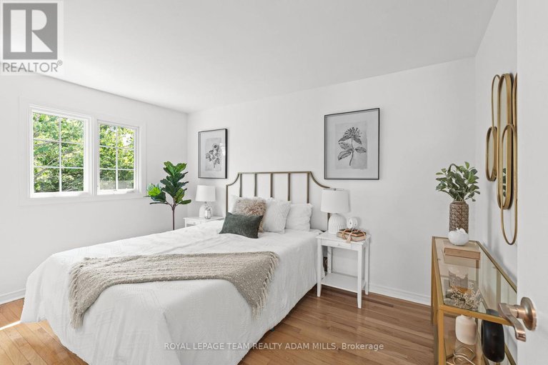 28517736/1205-st-moritz-court/convent-glen-north/ottawa/ontario/K1C2B2_25