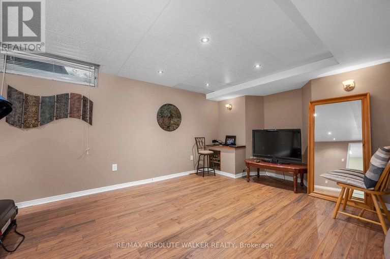29318245/1849-montereau-avenue/chapel-hill/ottawa/ontario/K1C5X5_33