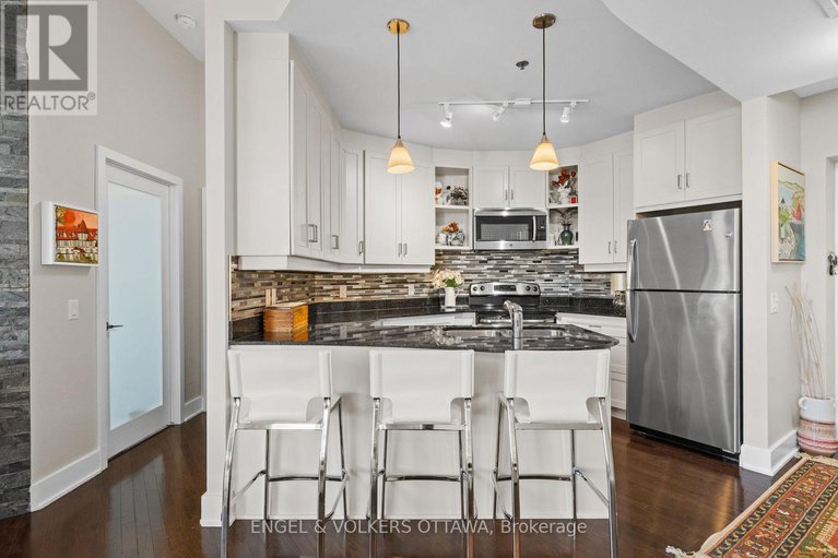 29127401/102-75-cleary-avenue/woodroffe/ottawa/ontario/K2A1R8_9