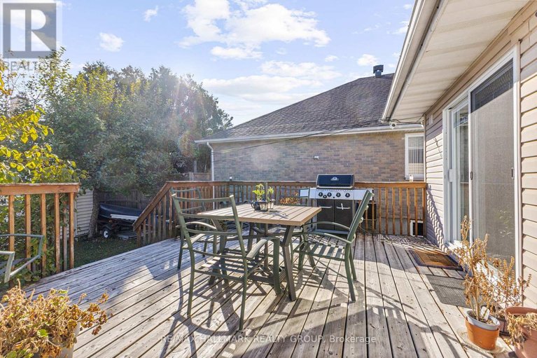 29571261/1902-rosebella-avenue/blossom-parkleitrim/ottawa/ontario/K1T1G7_32