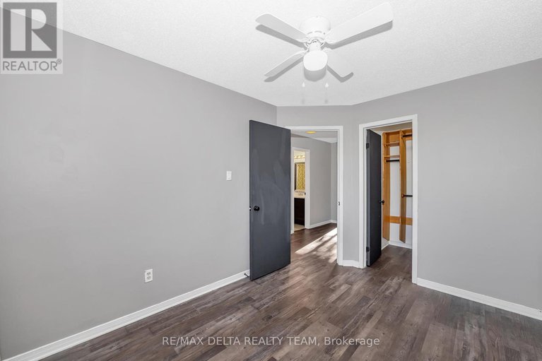 29041515/1423-caravel-crescent/bilberry-creekqueenswood-heights/ottawa/ontario/K1E3P5_18