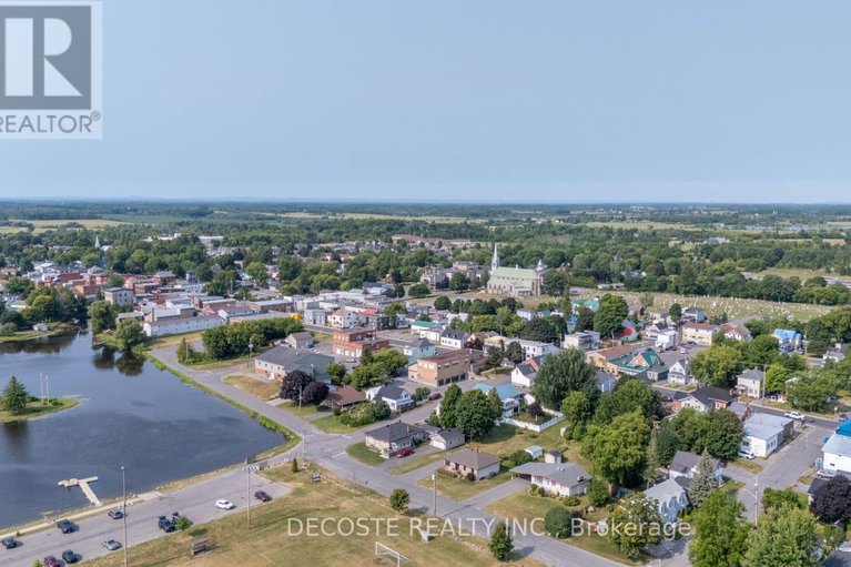 28706818/137-park-avenue/alexandria/north-glengarry/ontario/K0C1A0_35
