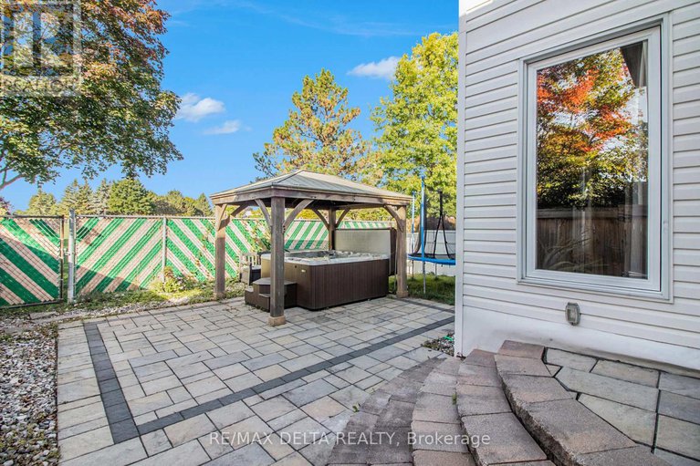 28928926/1610-duplante-avenue/fallingbrookpineridge/ottawa/ontario/K4A4A2_36