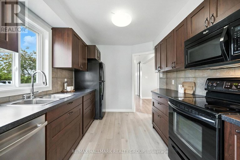 28830014/55-fair-oaks-crescent/craig-henrywoodvale/ottawa/ontario/K2G4W3_14