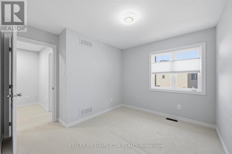 29642733/636-tennant-way/riverside-southgloucester-glen/ottawa/ontario/K4M0C7_26