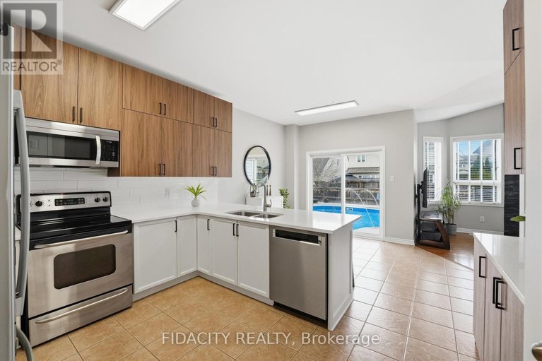 29688252/78-black-bear-way/stittsville-south/ottawa/ontario/K2S2G7_11