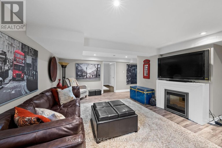 28926849/511-erinwoods-circle/stonebridge/ottawa/ontario/K2J5M5_31