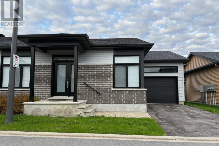 29203056/23-solara-private/clarencerockland-twp/clarence-rockland/ontario/K4K0K9_27