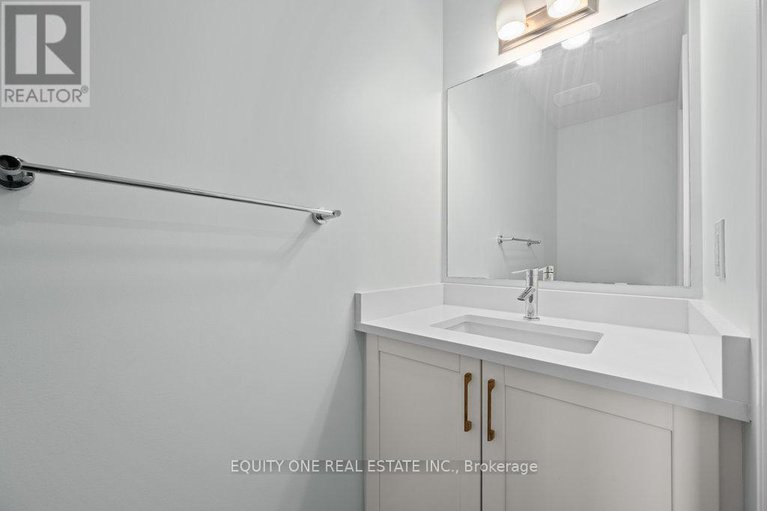 28348063/704-brian-good-avenue/riverside-southgloucester-glen/ottawa/ontario/K4M0C1_6