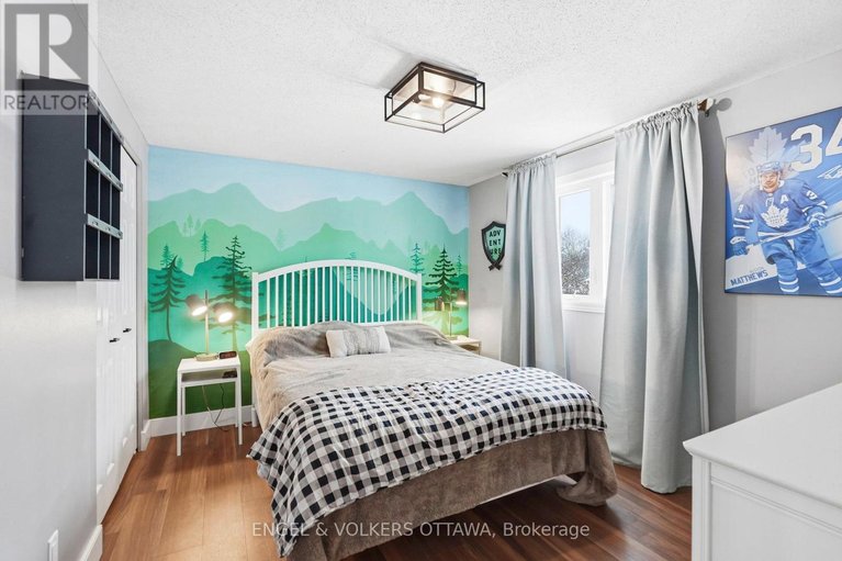 29571966/12-mancil-drive/knollsbrook/ottawa/ontario/K2J2J5_29