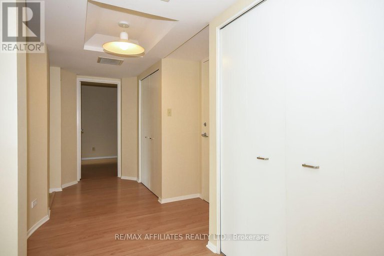 28978452/407-330-centrum-boulevard/bilberry-creekqueenswood-heights/ottawa/ontario/K1E3W2_19