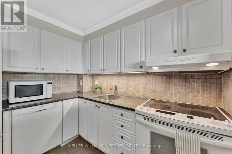 28459227/504-20-chesterton-drive/rideau-shore/ottawa/ontario/K2E6Z7_16