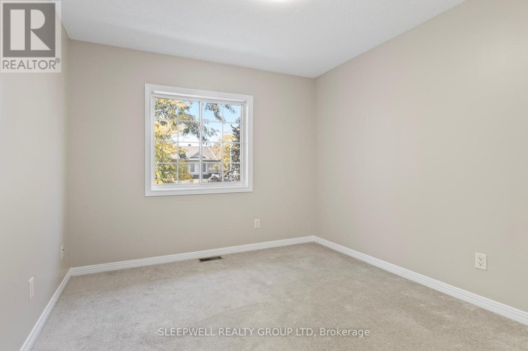 28954129/41-kettleby-street/beaverbrook/ottawa/ontario/K2K3C4_14