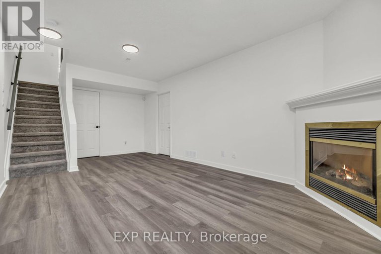 28543966/423-hillsboro-private/emerald-meadowstrailwest/ottawa/ontario/K2M3A7_28