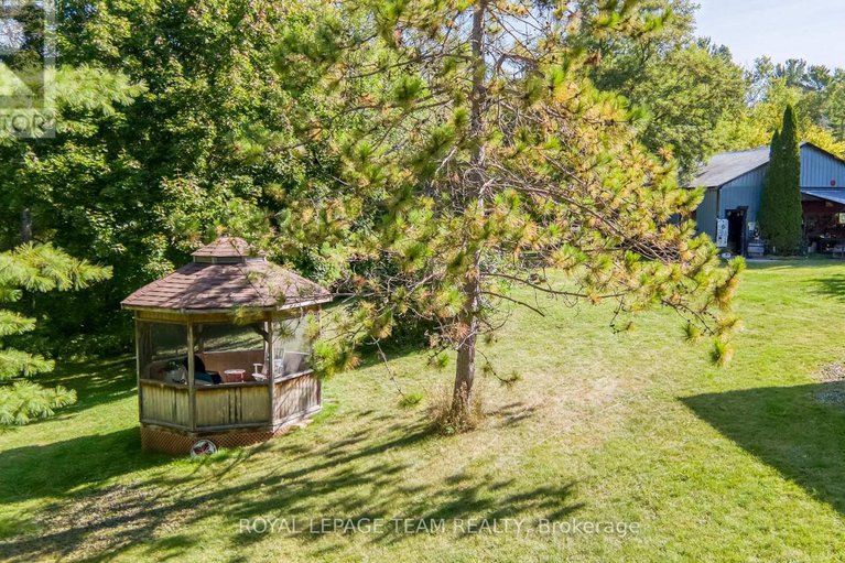 28847636/2828-con10-n/pakenham/mississippi-mills/ontario/K0A2X0_30