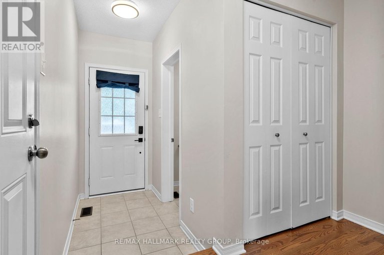 28834905/379-rolling-meadow-crescent/mer-bleuebradley-estatesanderson-park/ottawa/ontario/K1W0A9_4