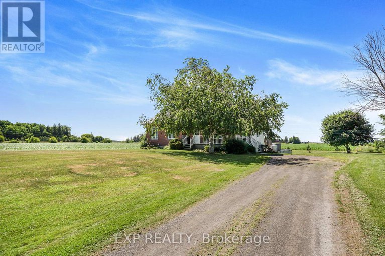 28585011/896-county-rd-18-road/east-hawkesbury/ontario/K0B1M0_4