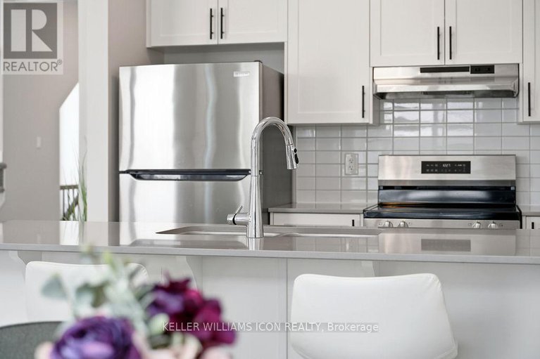 29326392/840-andesite-terrace/half-moon-bay/ottawa/ontario/K2J7H4_15