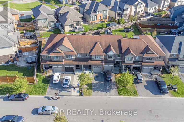 28328665/137-hawkeswood-drive/riverside-southgloucester-glen/ottawa/ontario/K4M0E6_4