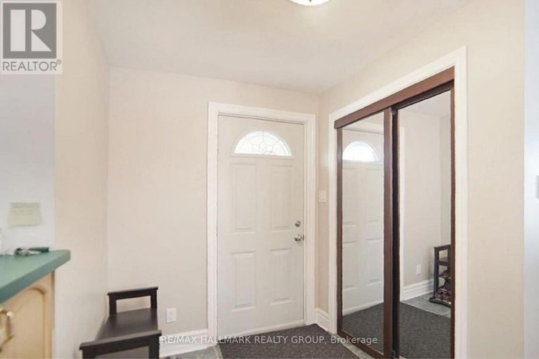 28502092/515-guy-street/overbrookcastle-heights/ottawa/ontario/K1K1B8_4