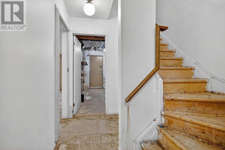 28920195/4-marielle-court/fairfield-heights/ottawa/ontario/K2B8P4_6
