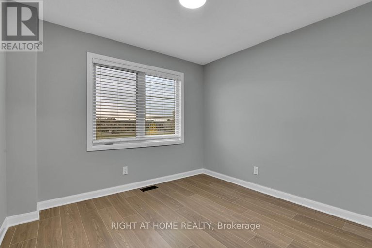 29067282/561-decoeur-drive/avalon-west/ottawa/ontario/K4A5G7_18