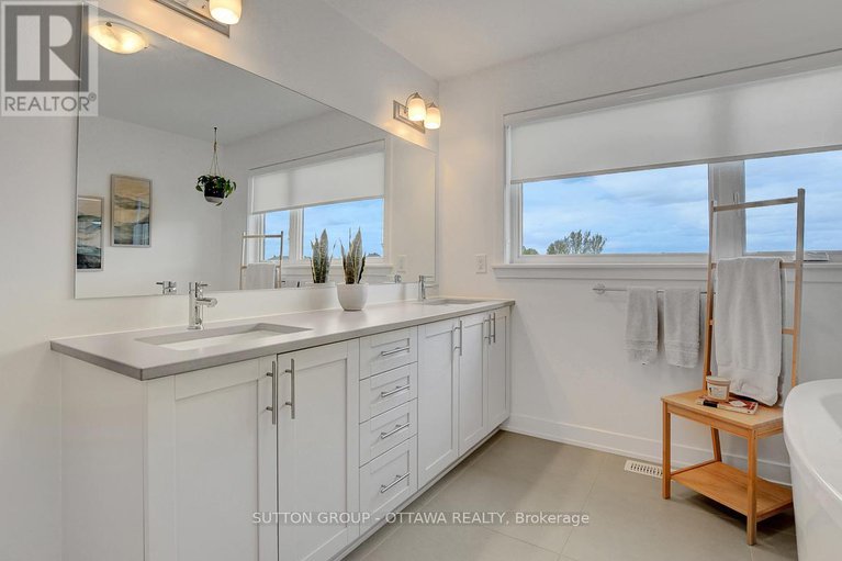 28461424/908-duxbury-lane/riverside-southgloucester-glen/ottawa/ontario/K4M0M3_25
