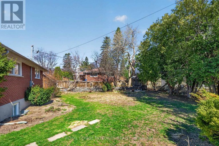 29673886/1145-greyrock-crescent/copeland-park/ottawa/ontario/K2C2A3_48