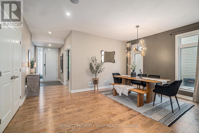 29034502/1870-maple-grove-road/stittsville-north/ottawa/ontario/K2S0W3_4