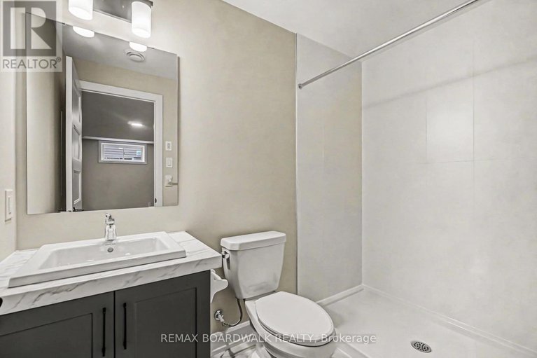 29490953/404-falcon-lane/village-of-russell/russell/ontario/K4R1E5_19